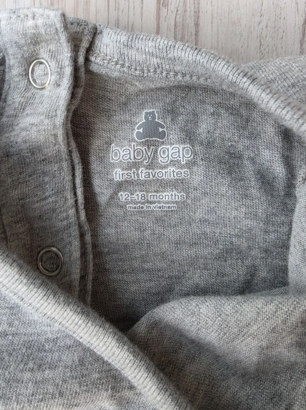 GAP Heather Gray Baby Brannan Long-Sleeve Baby One-Piece Romper 12-18 Months